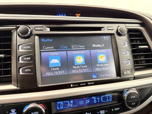 Used 2019 Toyota Highlander XLE AWD/4WD image 20