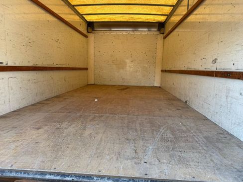 Used 2016 GMC Savana 3500 Extended RWD image 14