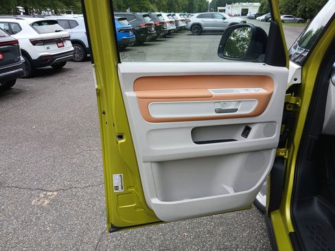 New 2025 Volkswagen ID. Buzz 1st Edition image 10