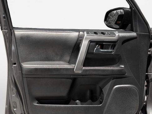 Used 2020 Toyota 4Runner SR5 Premium w/ Moonroof Package AWD/4WD image 14
