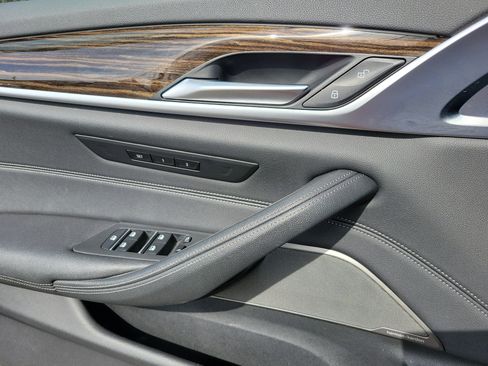 Used 2023 BMW 530e image 5