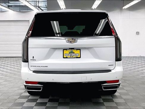 Used 2023 Cadillac Escalade Premium Luxury w/ Performance Package AWD/4WD image 5
