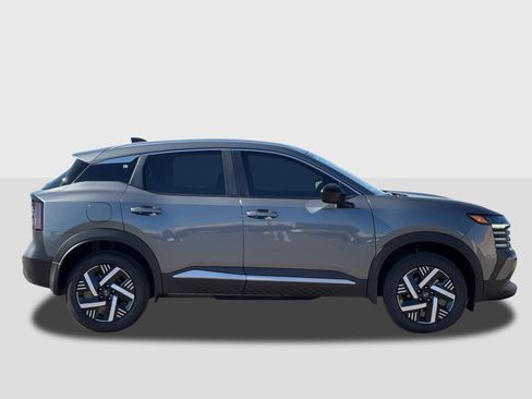 New 2026 Nissan Kicks SV w/ SV Premium Package image 8