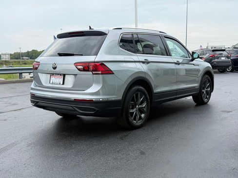 Used 2022 Volkswagen Tiguan SE FWD image 3