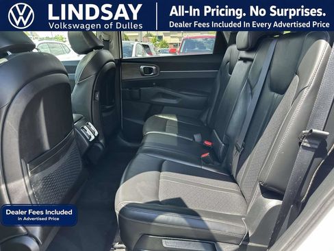 Used 2023 Kia Sorento S w/ Panoramic Sunroof Package AWD/4WD image 14