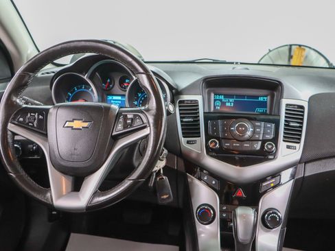 Used 2014 Chevrolet Cruze LT image 17