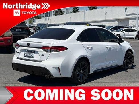 Used 2025 Toyota Corolla SE w/ SE Premium Package FWD image 4