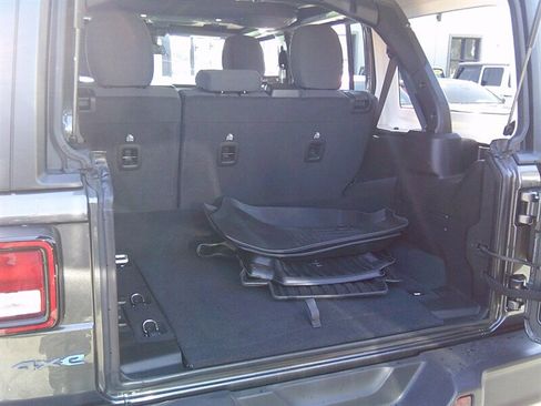 Used 2024 Jeep Wrangler Unlimited AWD/4WD image 17