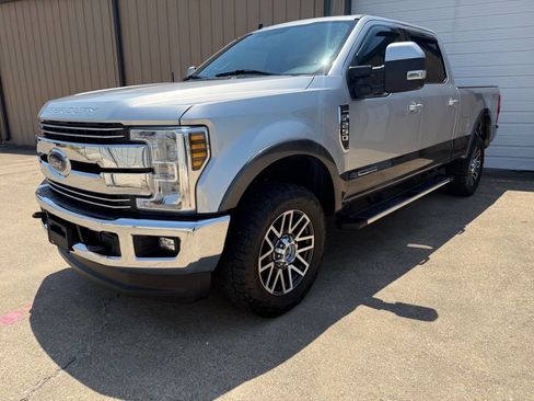 Used 2019 Ford F250 Lariat w/ Lariat Value Package image 11