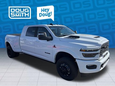 Used 2025 RAM 3500 Limited image 7