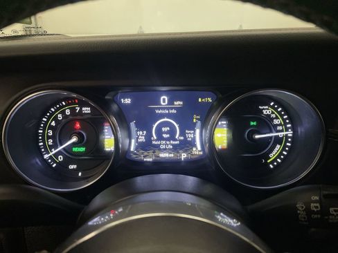 Used 2023 Jeep Wrangler Unlimited Sahara AWD/4WD image 6