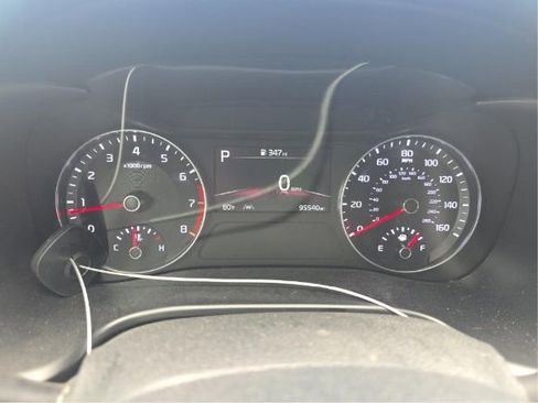 Used 2024 Kia Forte LXS w/ LXS Technology Package FWD image 7