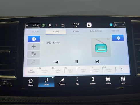 Used 2023 Chrysler Pacifica Pinnacle FWD image 32