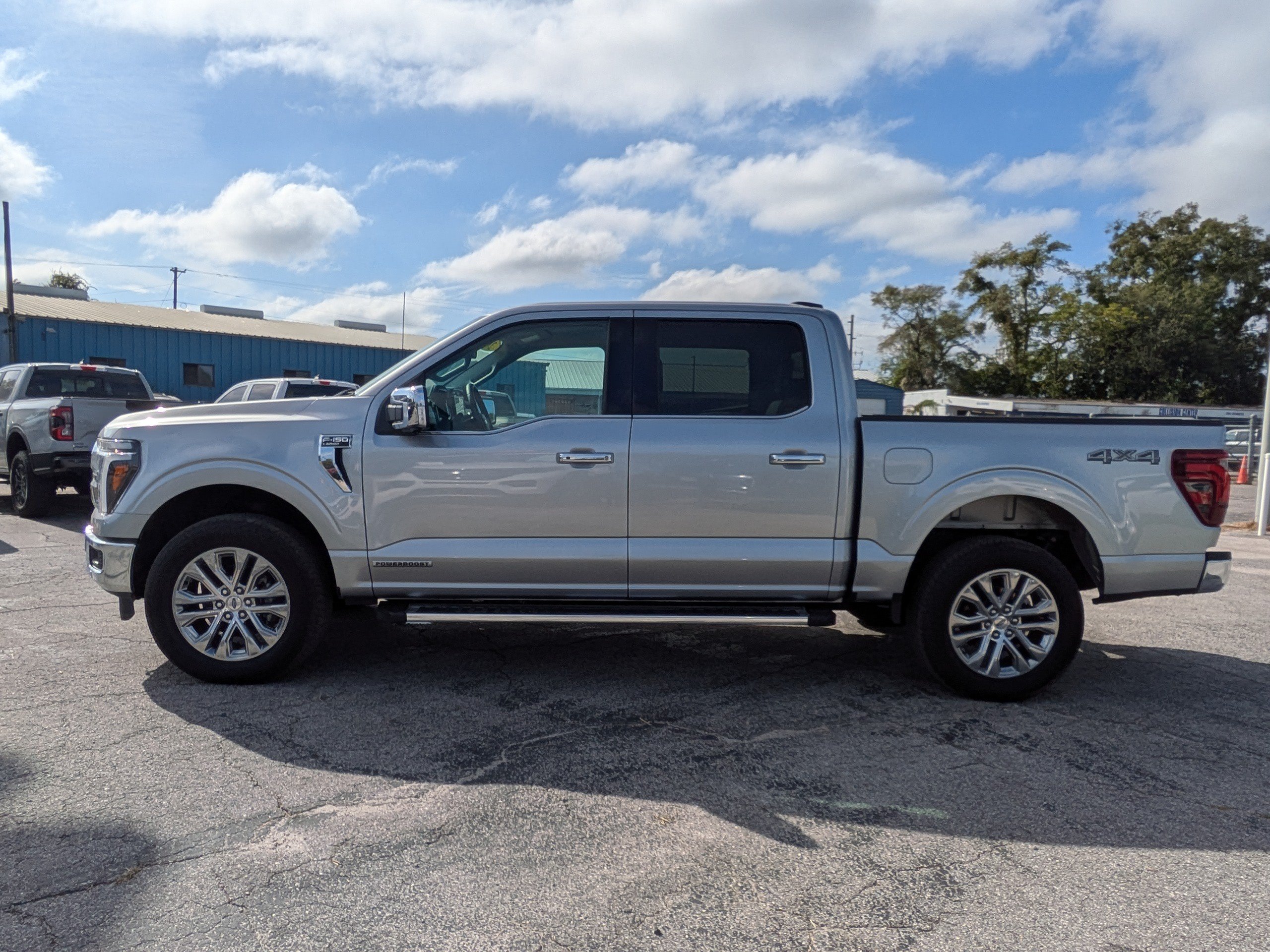 Used 2025 Ford F150 Lariat w/ Equipment Group 501A Mid AWD/4WD image 7
