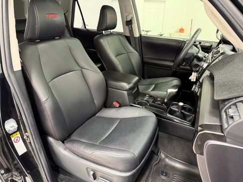 Used 2018 Toyota 4Runner TRD Off-Road Premium image 27