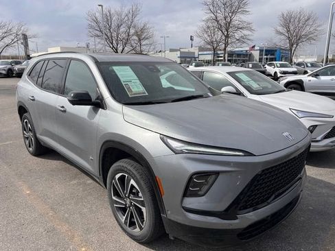 Used 2025 Buick Enclave Sport Touring image 1