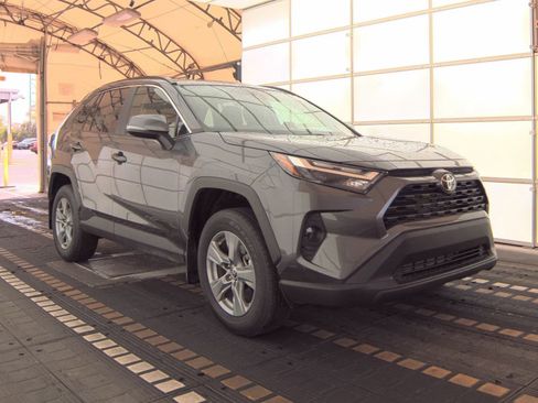 Used 2025 Toyota RAV4 XLE FWD image 6