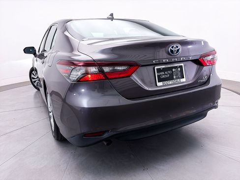 Used 2021 Toyota Camry LE w/ Audio Upgrade Package FWD image 5