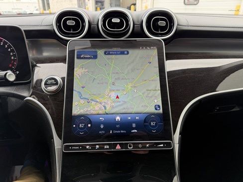 Used 2025 Mercedes-Benz GLC 350e 4MATIC image 18