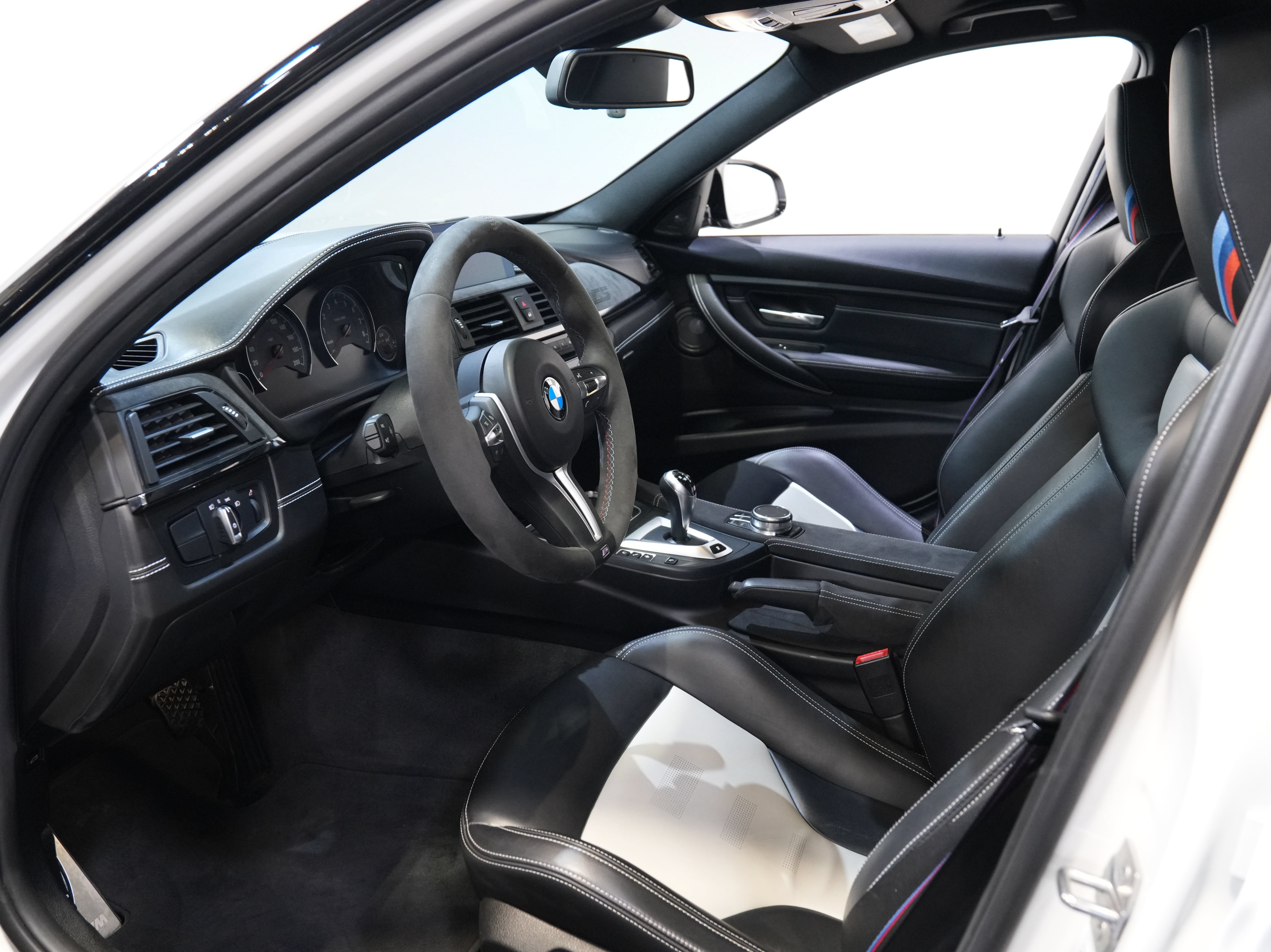 Used 2018 BMW M3 CS w/ Executive Package RWD image 33
