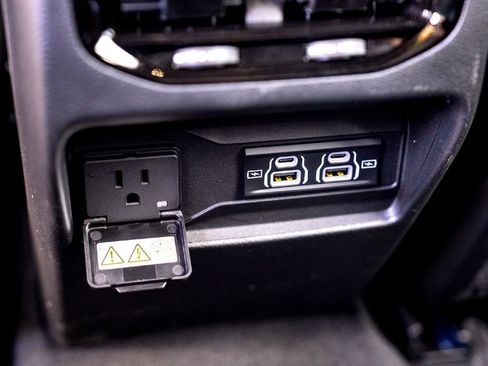 New 2025 Jeep Grand Cherokee Altitude image 18