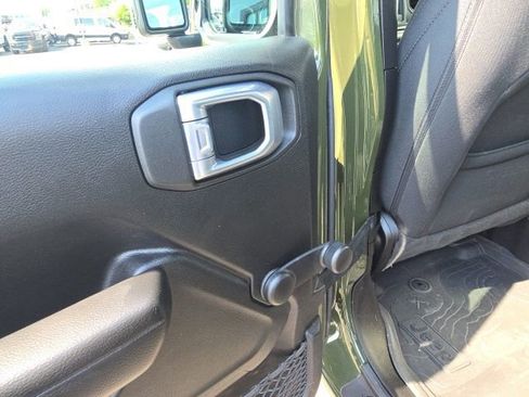 Used 2022 Jeep Gladiator Sport w/ Auxiliary Switch Group AWD/4WD image 55