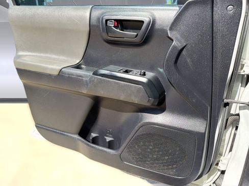 Used 2020 Toyota Tacoma SR image 21