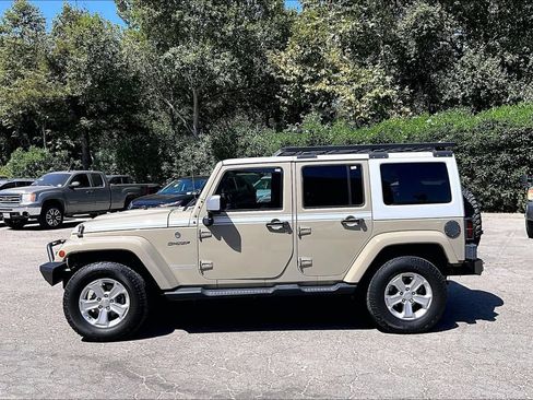 Used 2017 Jeep Wrangler Unlimited Sahara w/ Quick Order Package 24E Chief AWD/4WD image 7