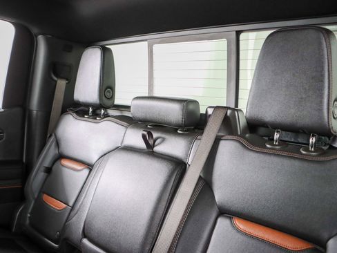 Used 2024 GMC Sierra 1500 AT4 w/ Technology Package image 29