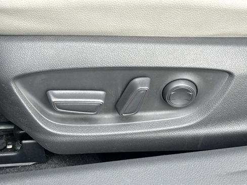 Used 2021 Toyota Camry SE image 21