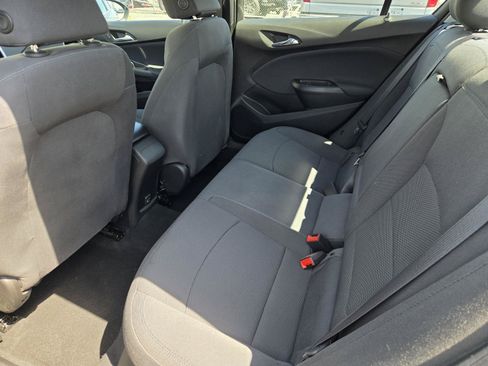 Used 2019 Chevrolet Cruze LT w/ Convenience Package FWD image 26