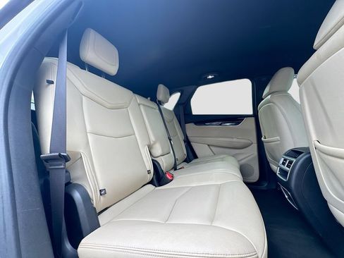 Used 2019 Cadillac XT5 FWD image 28