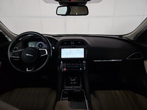Used 2018 Jaguar F-PACE Portfolio AWD/4WD image 11