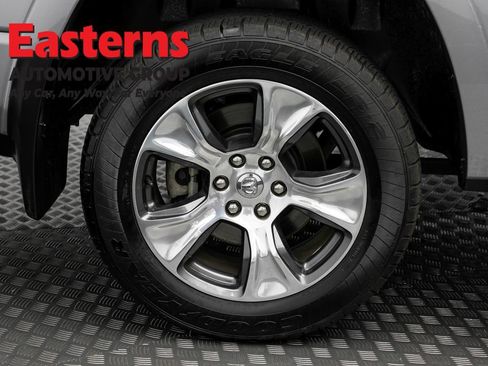 Used 2019 RAM 1500 Laramie AWD/4WD image 32