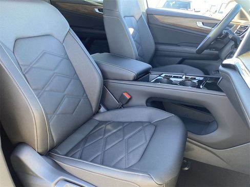 New 2026 Volkswagen Atlas SE image 7