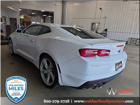 Used 2022 Chevrolet Camaro LT w/ Technology Package RWD image 9