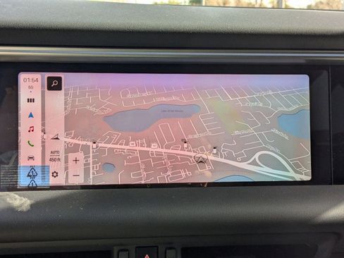 Certified 2025 Porsche Macan Electric image 15