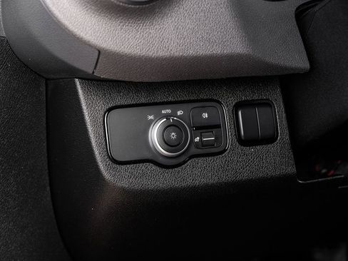 Used 2024 Mercedes-Benz Sprinter 2500 image 25