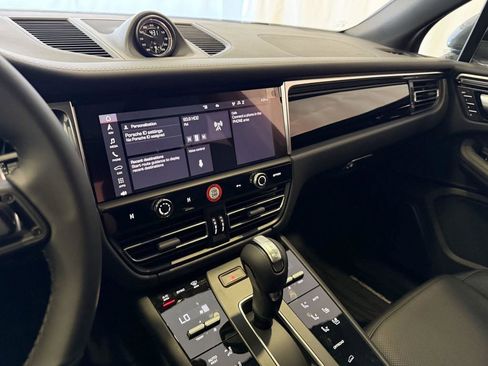New 2026 Porsche Macan Turbo AWD/4WD image 18
