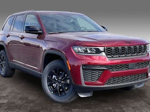 New 2026 Jeep Grand Cherokee Laredo image 2
