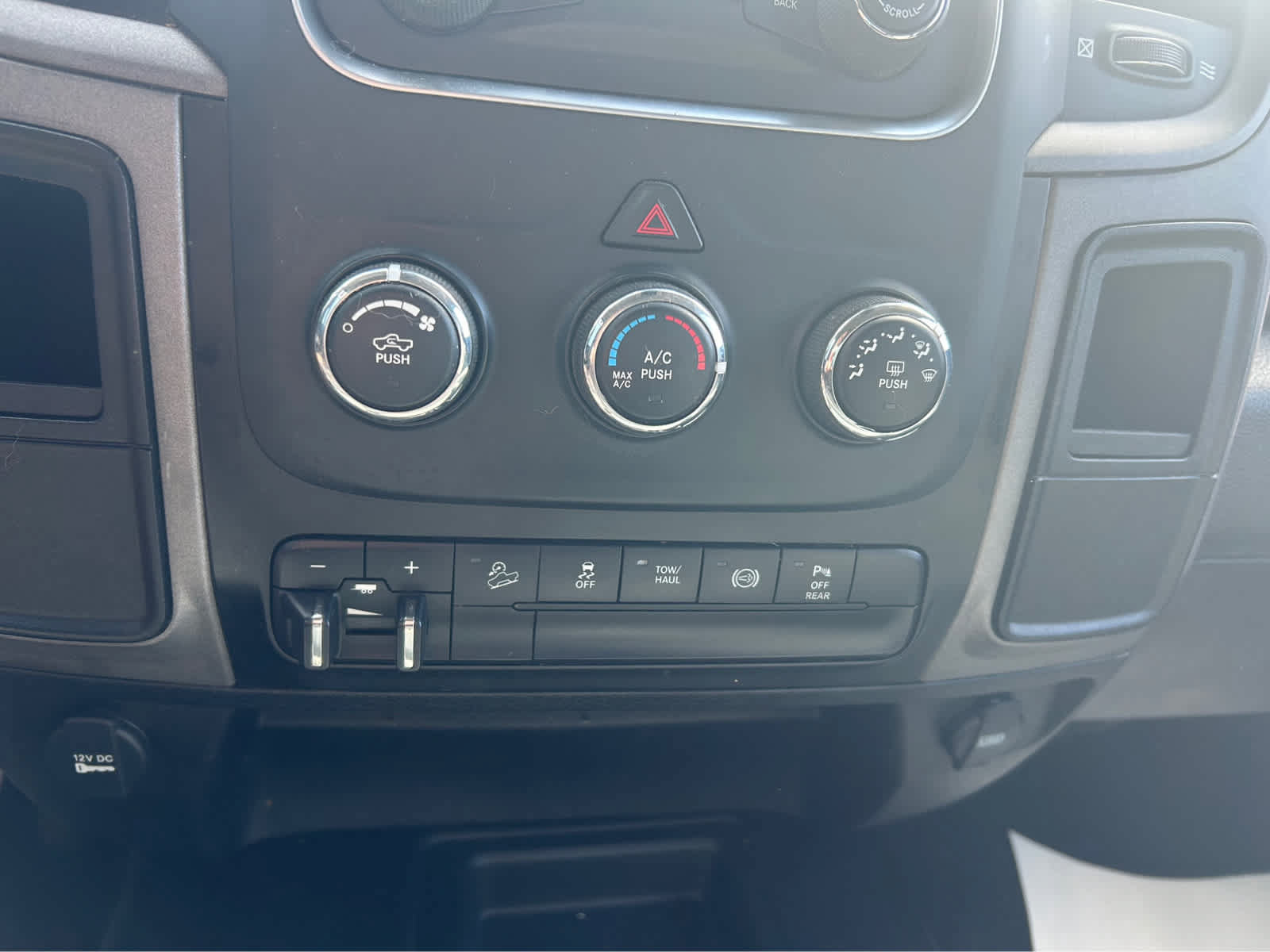 Used 2018 RAM 2500 Tradesman w/ Chrome Appearance Group AWD/4WD image 14