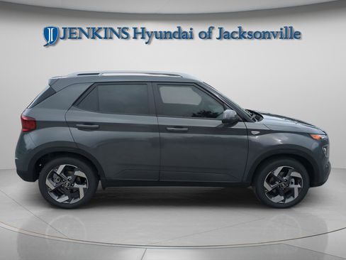 New 2026 Hyundai Venue SEL FWD image 2
