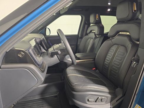 Used 2022 Rivian R1T Adventure image 20