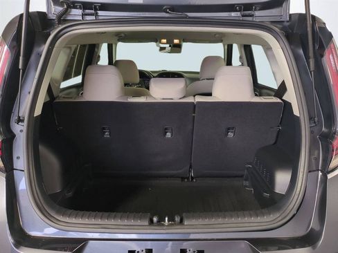 Used 2025 Kia Soul LX w/ LX Technology Package FWD image 14
