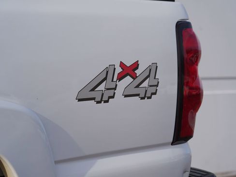 Used 2006 Chevrolet Silverado 2500 LT image 35