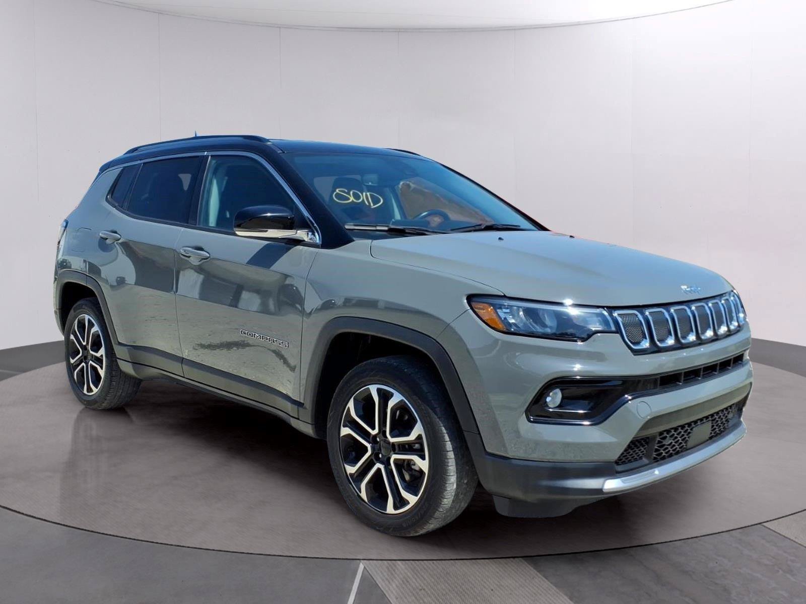 Used 2022 Jeep Compass Limited AWD/4WD image 7