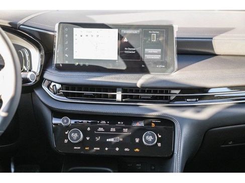 New 2026 INFINITI QX60 Luxe image 13