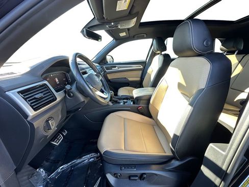 Used 2023 Volkswagen Atlas Cross Sport SEL R-Line image 9