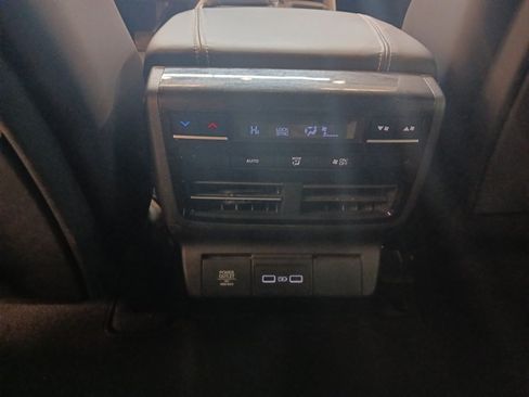 Used 2023 Acura MDX SH-AWD w/ Technology Package image 19