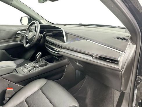 Used 2024 Cadillac XT4 Sport image 31